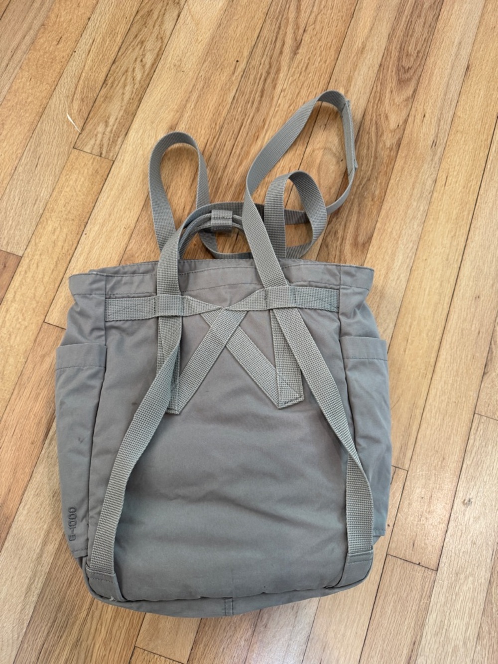 Fjallraven Totepak Large Fog Gray GUC - Picture 4 of 7